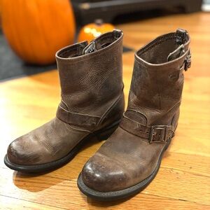 FRYE short boots EUC size 9
